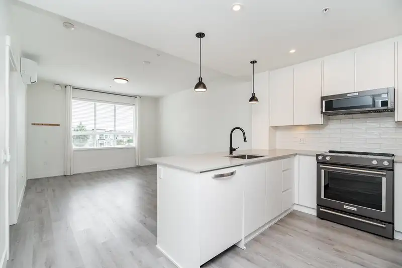 1205 2180 KELLY AVENUE - photo 2 of 40