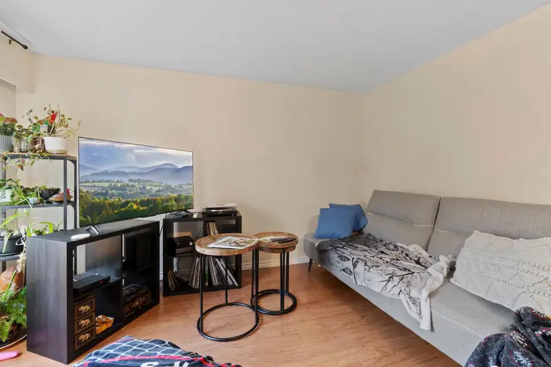 570 COLBY STREET - photo 3 of 18