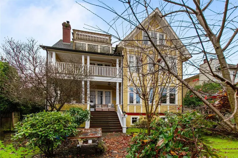 2770 CAMBRIDGE STREET - photo 3 of 25