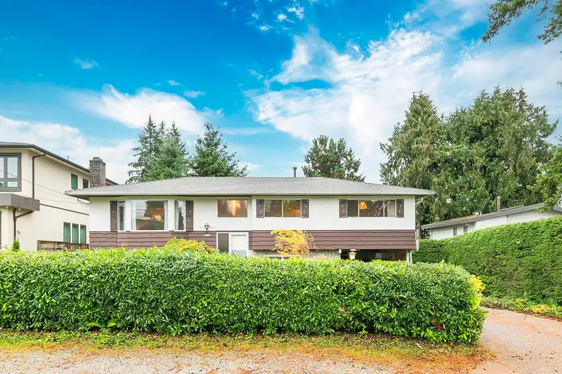 1350 GROVER AVENUE - photo 1 of 30