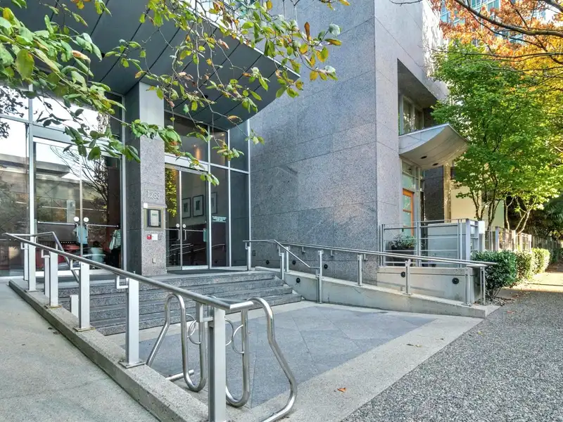 1005 1288 W GEORGIA STREET - photo 2 of 12