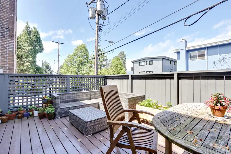 105 222 N TEMPLETON DRIVE - photo 4 of 16