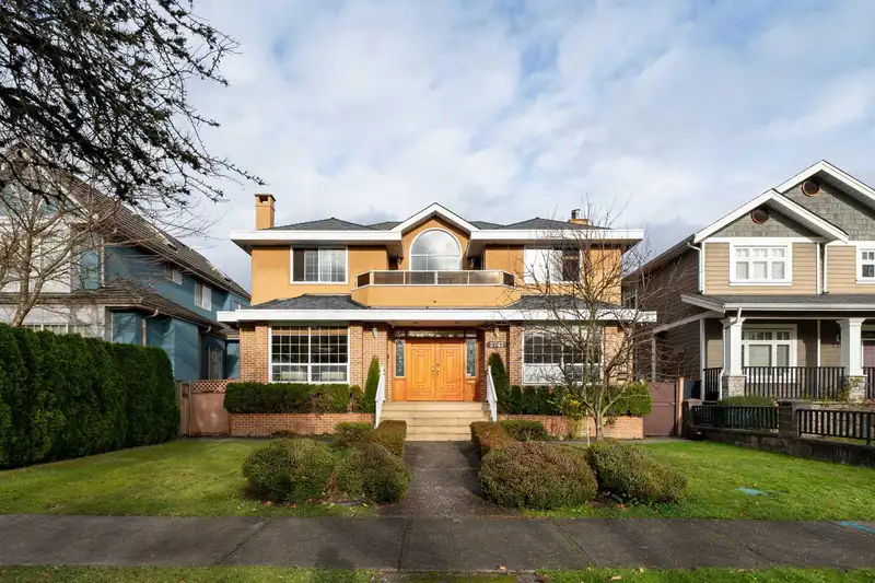 2747 W 19TH AVENUE - photo 1 of 36