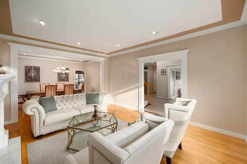 2747 W 19TH AVENUE - photo 4 of 36