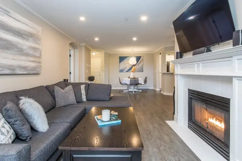 212 4770 52A STREET - photo 2 of 36