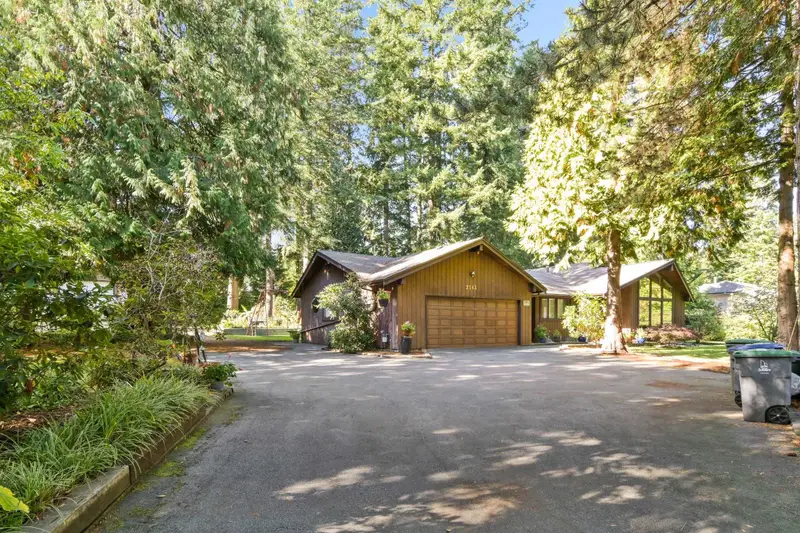 2143 180 STREET - photo 4 of 25