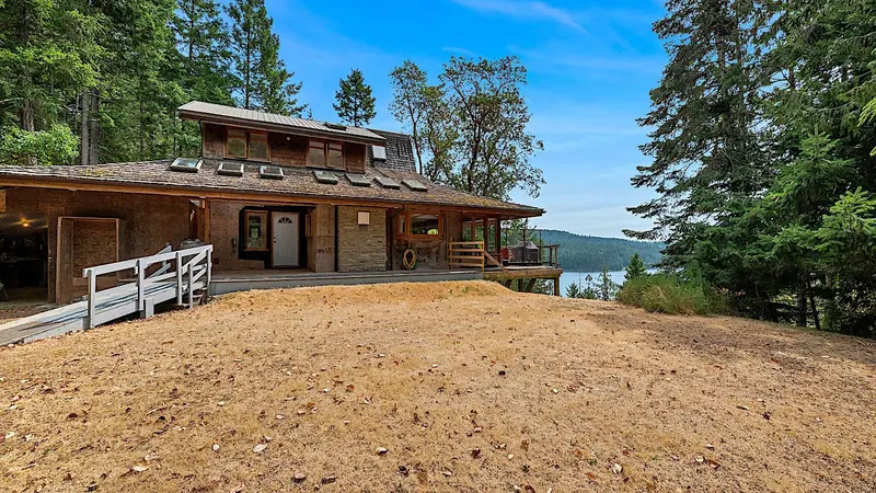 476 MARINE DRIVE - photo 2 of 25