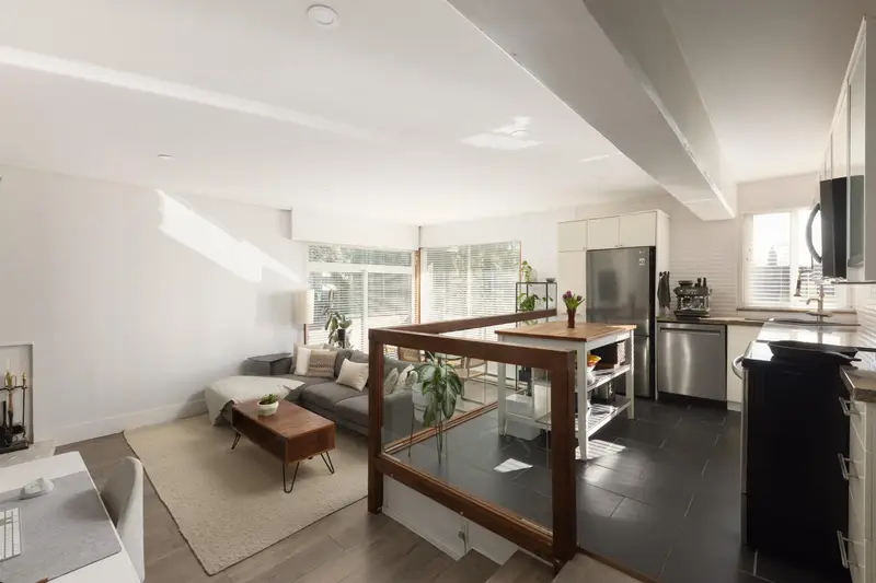 306 341 MAHON AVENUE - photo 1 of 18