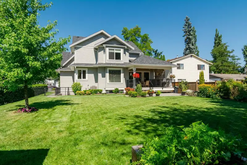 8936 GLOVER ROAD - photo 4 of 40