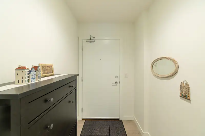 417 108 E 8TH STREET - photo 4 of 26