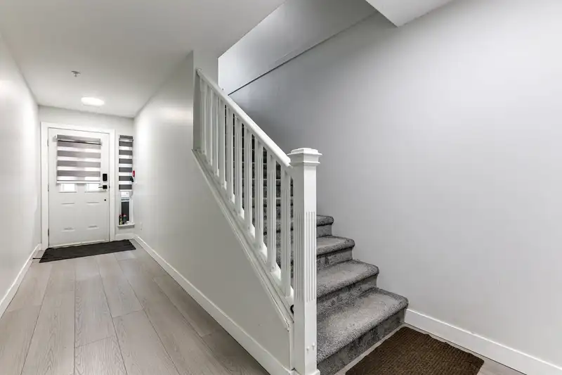 10 12040 68 AVENUE - photo 2 of 26