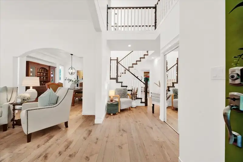 2942 147A STREET - photo 3 of 39