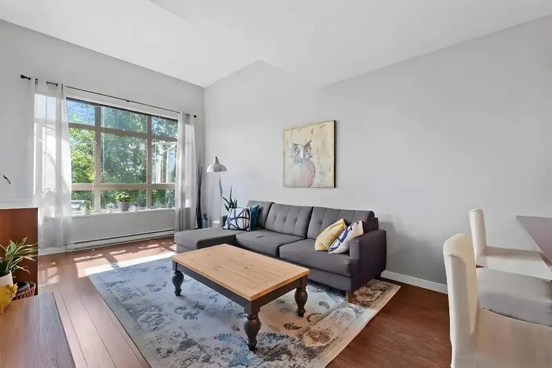 421 15918 26 AVENUE - photo 4 of 22