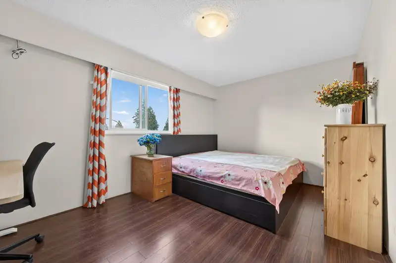 202 4695 IMPERIAL STREET - photo 4 of 21