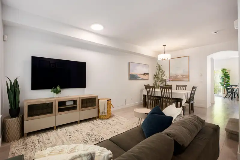 2 8533 CUMBERLAND PLACE - photo 2 of 38