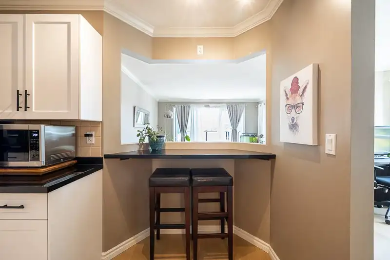 313 1830 E SOUTHMERE CRESCENT - photo 3 of 37