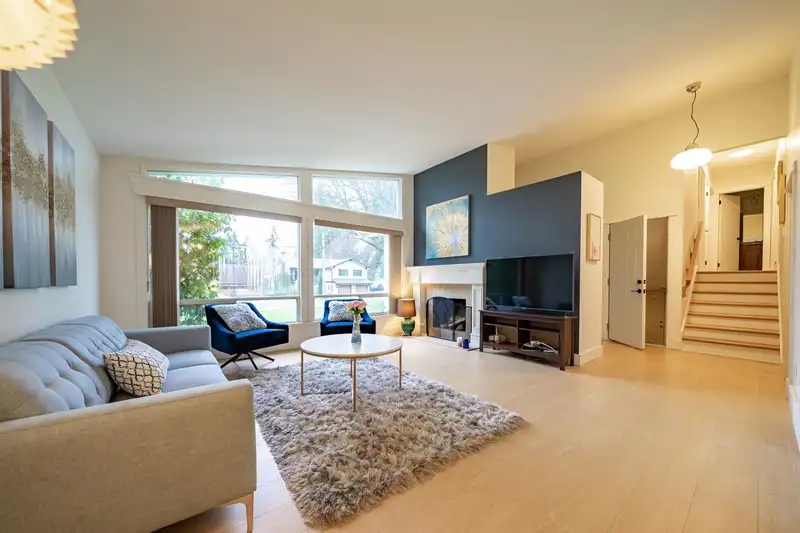 10979 64A AVENUE - photo 4 of 15