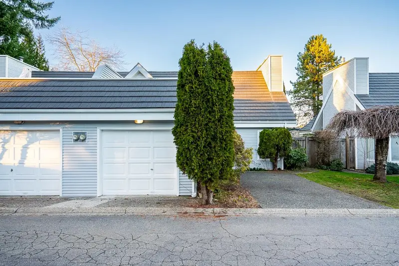 9 9785 152B STREET - photo 2 of 11