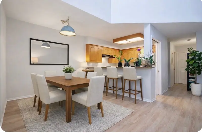 9 9785 152B STREET - photo 4 of 11