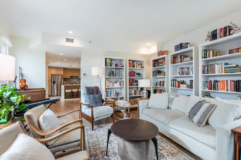 12 6340 MARKET AVENUE - photo 3 of 25