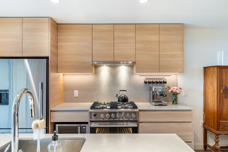 12 6340 MARKET AVENUE - photo 4 of 25