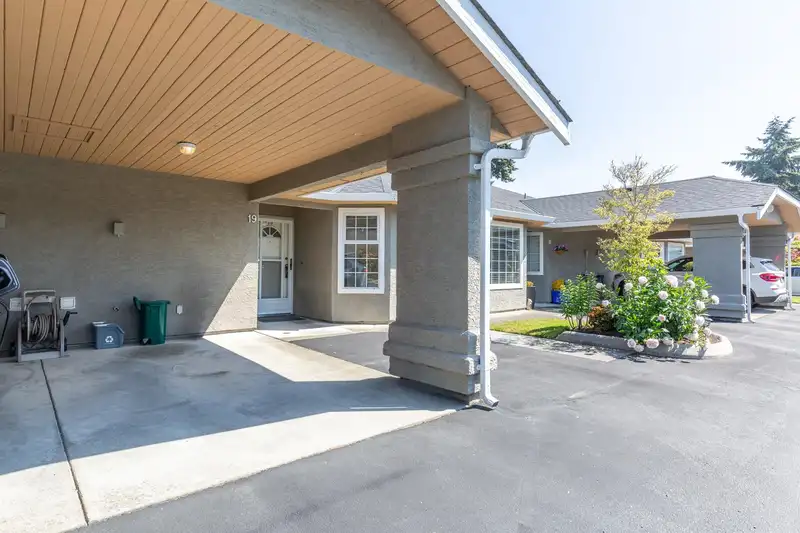 19 12311 CAMBIE ROAD - photo 4 of 27
