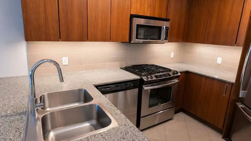 405 5889 IRMIN STREET - photo 3 of 13