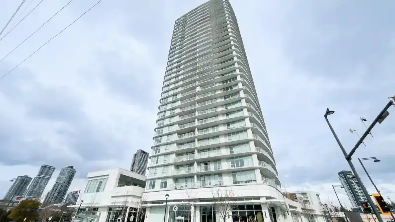 2305 13685 102 AVENUE - photo 1 of 26