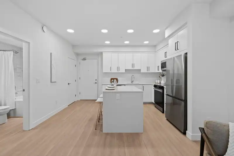 308 33820 SOUTH FRASER WAY - photo 4 of 15