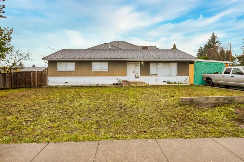 740 PORTER STREET - photo 2 of 14