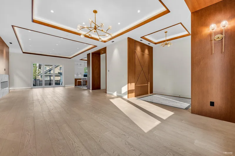 4465 WALLACE STREET - photo 3 of 25