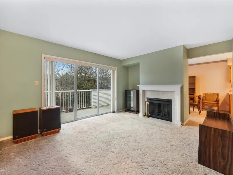 16 19797 64 AVENUE - photo 2 of 25