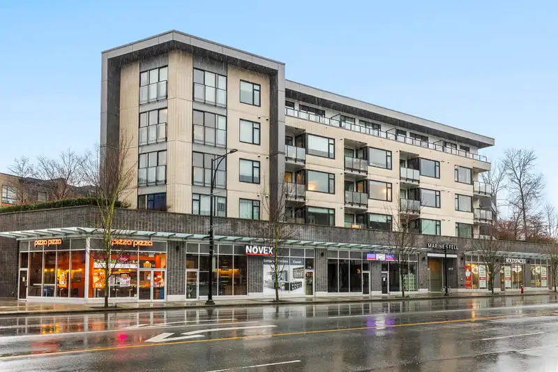 201 725 MARINE DRIVE - photo 1 of 30