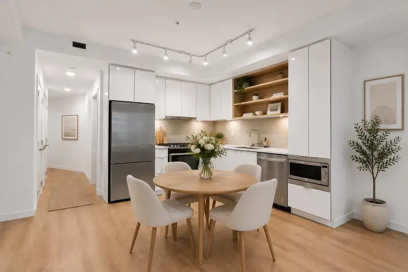 201 725 MARINE DRIVE - photo 3 of 30