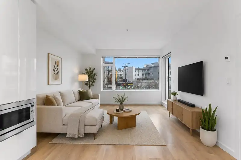 201 725 MARINE DRIVE - photo 4 of 30