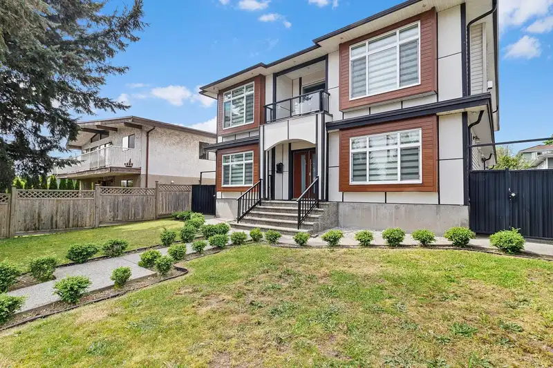 8175 10TH AVENUE - photo 4 of 23