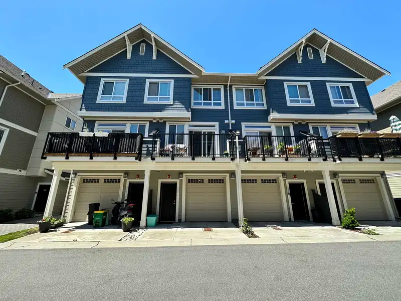 363 1784 OSPREY STREET - photo 2 of 23