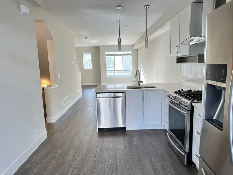 363 1784 OSPREY STREET - photo 4 of 23