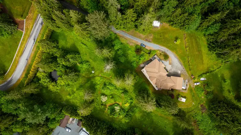 26350 TRETHEWEY CRESCENT - photo 3 of 39