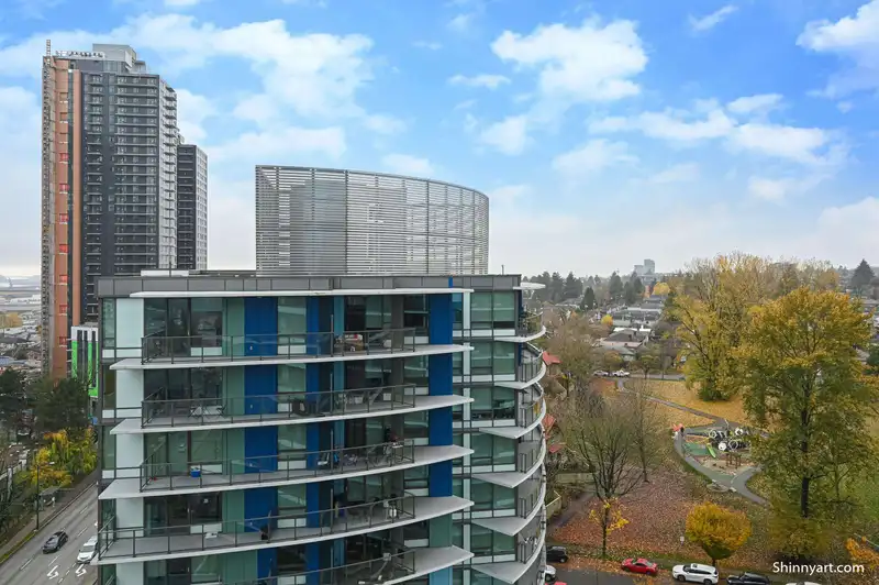 1409 8189 CAMBIE STREET - photo 3 of 22