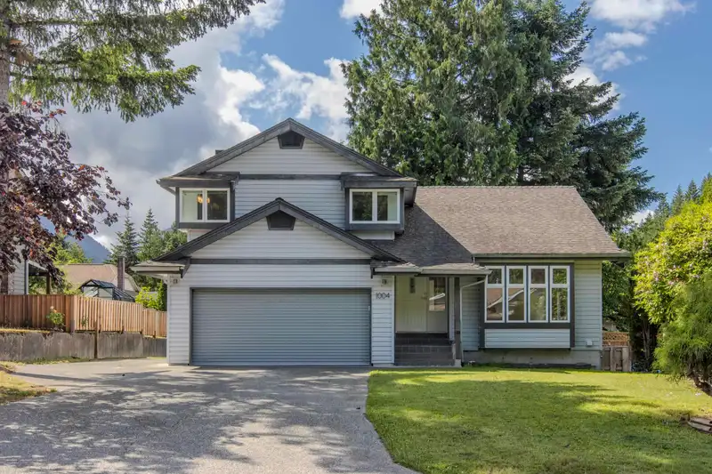 1004 PIA ROAD - photo 1 of 38