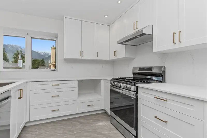 1004 PIA ROAD - photo 3 of 38