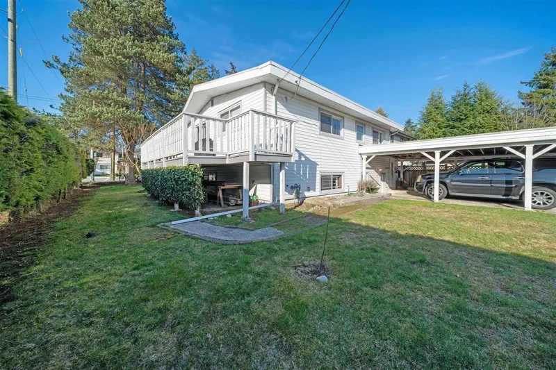 15004 96 AVENUE - photo 3 of 8