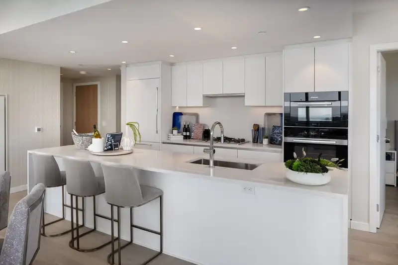 2404 485 W 42ND AVENUE - photo 1 of 7