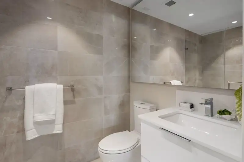 2404 485 W 42ND AVENUE - photo 4 of 7