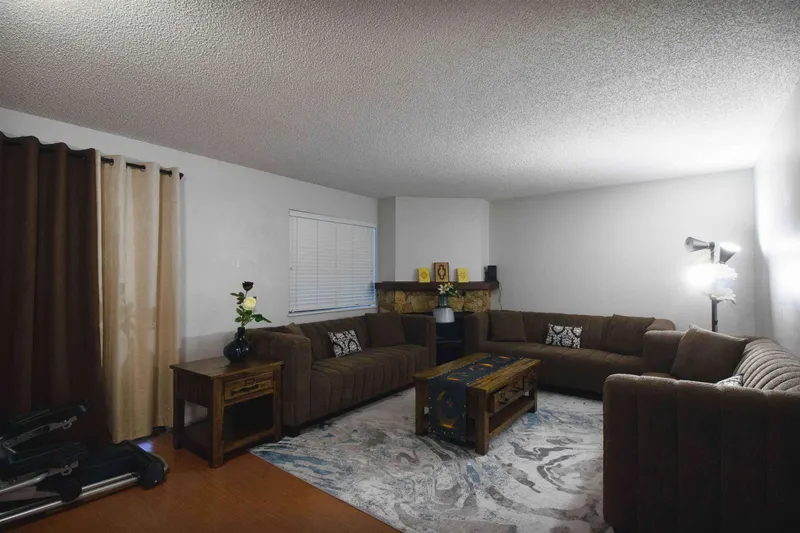 13289 71B AVENUE - photo 3 of 18