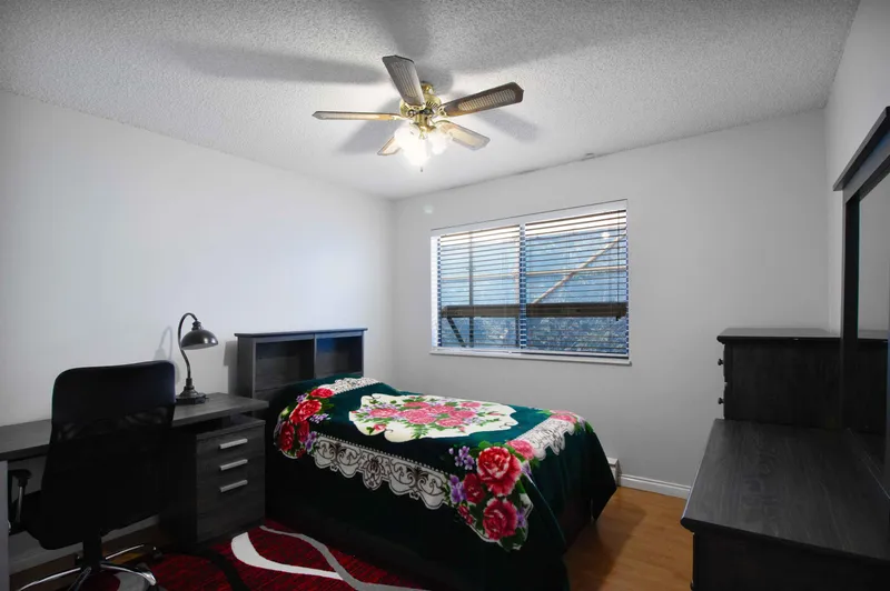 13289 71B AVENUE - photo 4 of 18