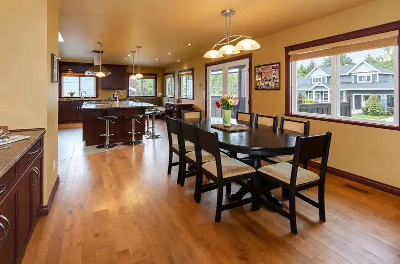 667 COLINET STREET - photo 4 of 40