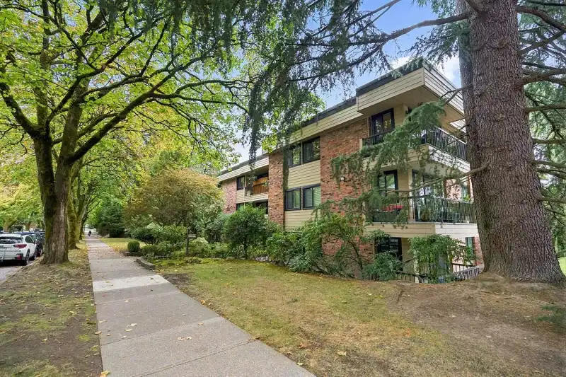 206 1717 W 13TH AVENUE - photo 1 of 37