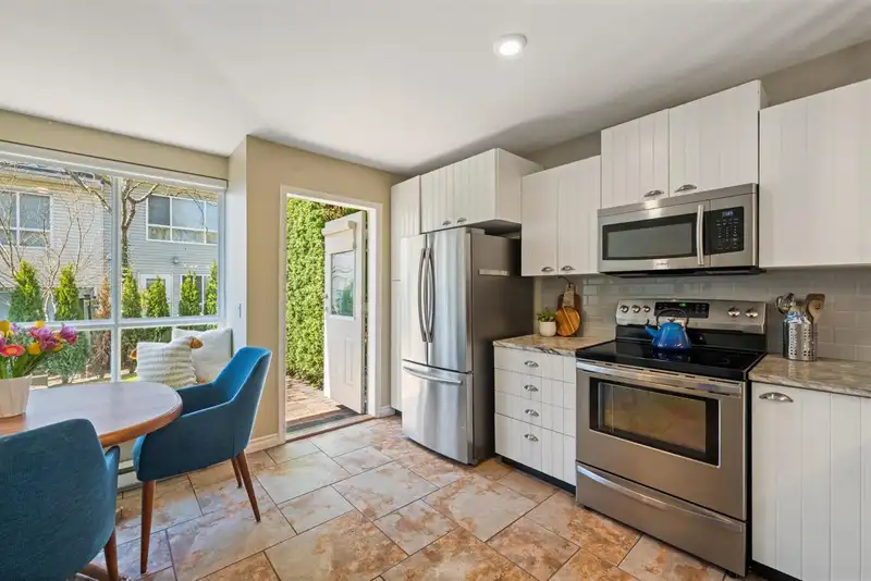 7350 HAWTHORNE TERRACE - photo 2 of 40